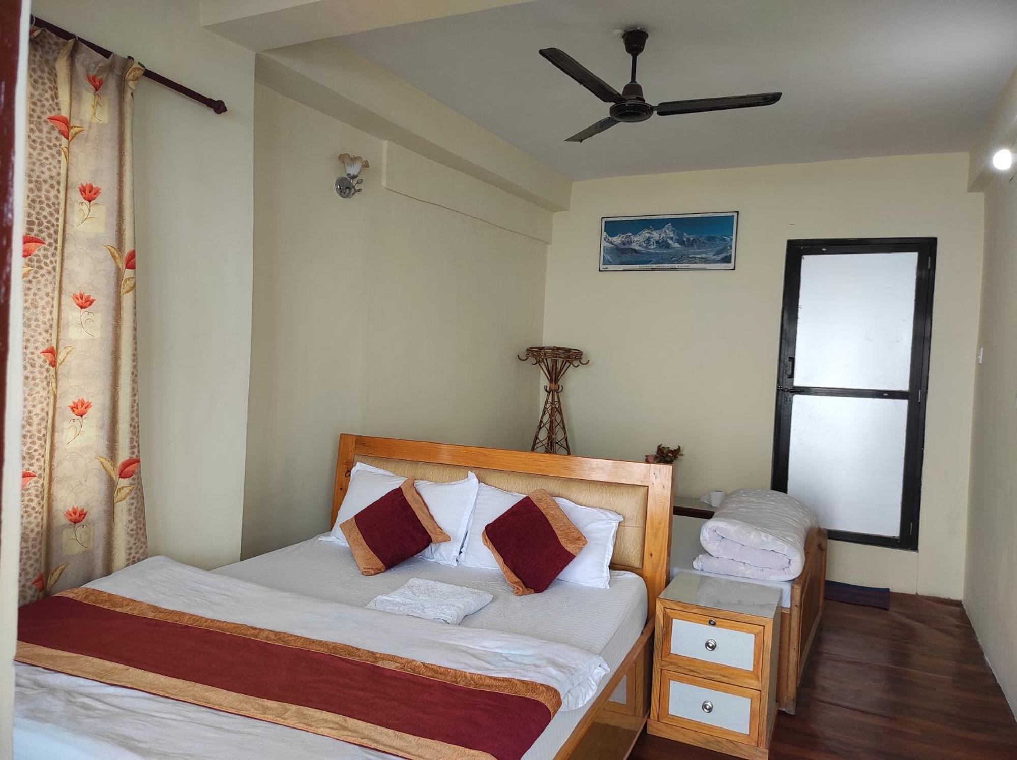 Lake View Lodge Sarangkot Pokhara Room photo